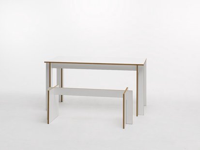 Tojo Bank naar tafel