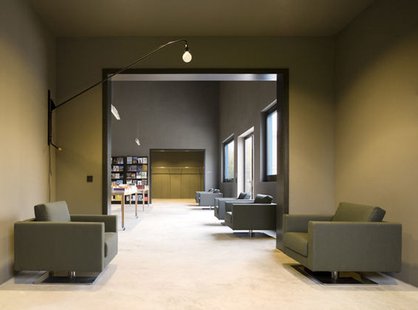 Vitra Potence - diepzwart