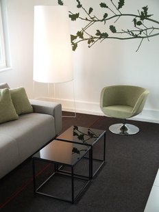 FRAUMAIER fatsophie vloerlamp - zwart - RAL 9005