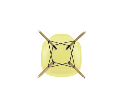 Vitra DSW Eames Plastic Side Chair - honingkleurig essenhout - citron RE