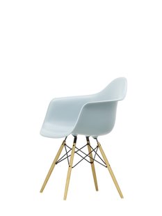Vitra DAW Eames Plastic Armchair - honingkleurig essenhout - ijsgrijs RE