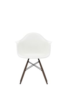 Vitra DAW Eames Plastic Armchair - donkere esdoorn - wit