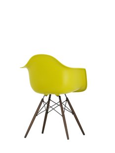 Vitra DAW Eames Plastic Armchair - donkere esdoorn - mosterd RE