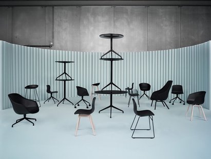 HAY About A Lounge Chair Low  AAL 82 - zwarte lak op waterbasis - donkergroen