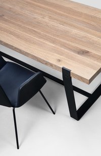 Janua BB 11 tafel Clamp - gepoedercoat zwart - Eiken wit gepigmenteerd - 200 x 105 cm