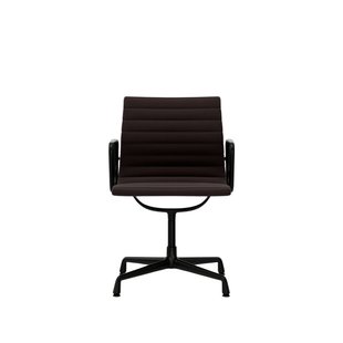 Vitra Aluminium Chair EA 104 - Hopsak - kastanje/moorbruin - diepzwart