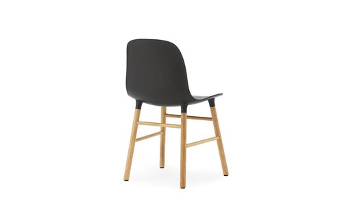 Normann Copenhagen Form stoel met houten frame - eiken - zwart