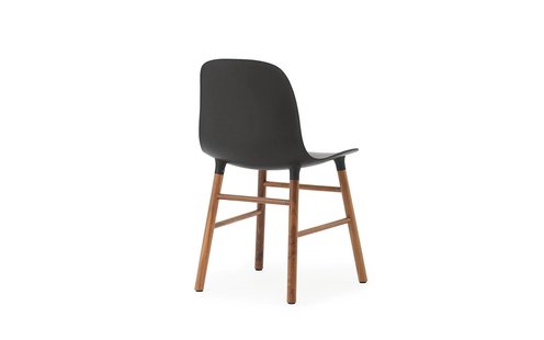Normann Copenhagen Form stoel met houten frame - zwart - notenhout