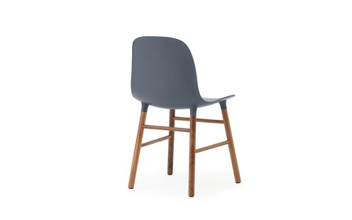 Normann Copenhagen Form stoel met houten frame - blauw - notenhout
