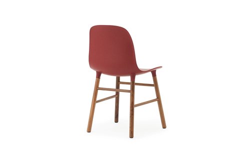 Normann Copenhagen Form stoel met houten frame - rood - notenhout
