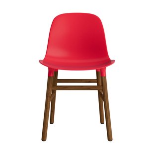 Normann Copenhagen Form stoel met houten frame - NormannCopenhagenFormBrightRed - notenhout