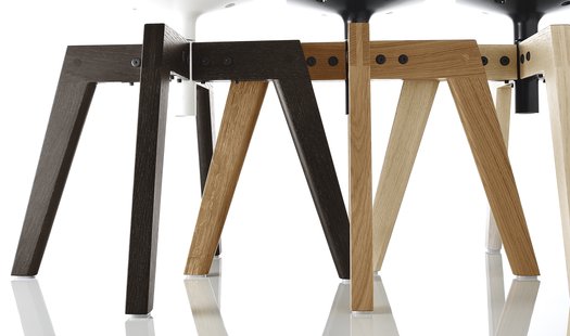 MDF Italia Flow Slim armleundraaistoel eikenhouten frame - zwart - eiken gebleekt