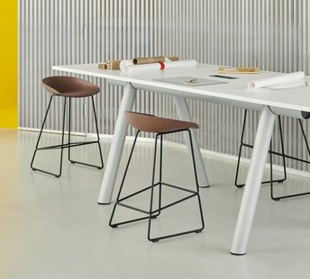 HAY About a Stool AAS 38 - Zithoogte 65 cm - viltglijders - wit - slate blue 2.0