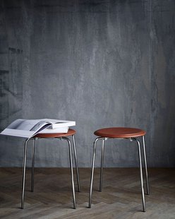Fritz Hansen Dot Kruk - leer Aura walnoot