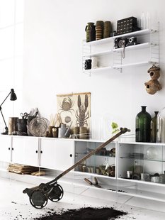 String Furniture Vitrine - Notenhout