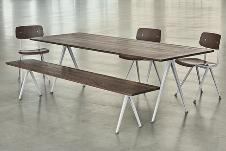 HAY Pyramid tafel - eiken helder gelakt - zwart - 300 cm