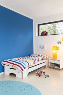 Müller Möbelwerkstätten Nachtkast op wielen - Melamine/wit & berkenmultiplexrand