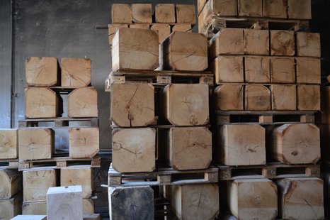 Jan Kurtz Block Kruk hoekig - Eiken - 45 x 46 x 45 cm