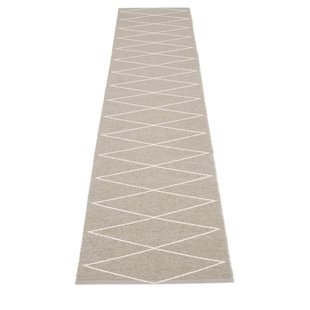 Pappelina Max vloerkleed - modder - 70 x 320 cm