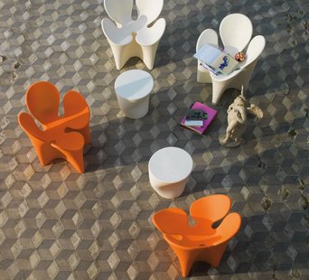 Driade Clover Outdoor Armleunstoel - zwart