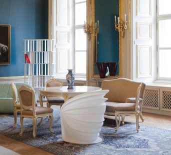 Driade Modesty Veiled Outdoor Armleunstoel - wit