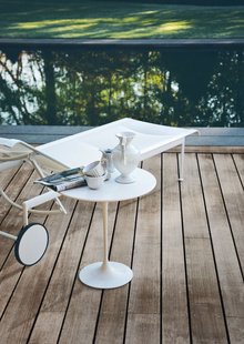 Knoll International Saarinen Outdoor Bijzettafel - rond - zwart