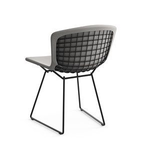 Knoll International Bertoia Side Stoel - gestoffeerd - Ultrasuede - grijs - Rilsan-coating zwart