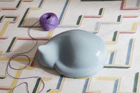 Vitra Resting Cat decoratief figuur - lichtblauw - groot