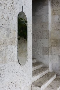 Moebe Wall Mirror Tall - messing