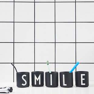 DESIGN LETTERS Personal beker porselein  - zwart - B