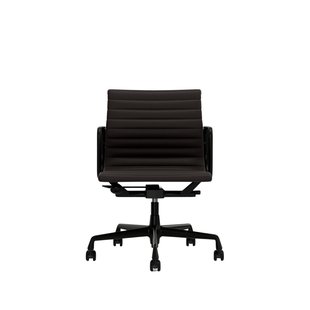 Vitra Aluminium Chair EA 117 - Wieltjes voor harde bodems - Leder Premium F/Plano - chocolade/bruin - diepzwart