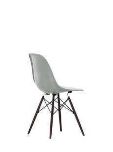 Vitra Eames Fiberglass Side Chair DSW - donkere esdoorn - Sea Foam Green
