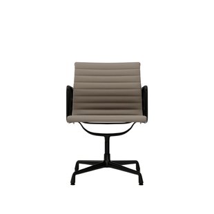 Vitra Aluminium Chair EA 108 - Glijders voor harde vloer - Leder - zand - diepzwart