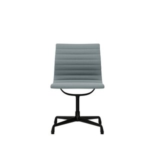 Vitra Aluminium Chair EA 101 - Hopsak - ijsblauw/ivoor - diepzwart