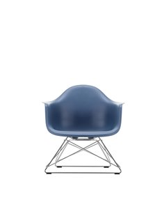 Vitra Eames Plastic Armchair LAR - glanzend chroom - zeeblauw RE