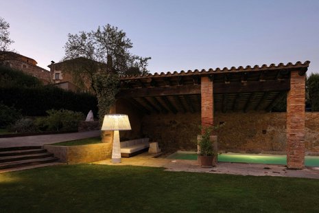 Vibia Wind Vloerlamp - okerrood - smal - Ø 60 cm