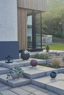 AYTM Globe Bloempot - zwart - Höhe/Ø 37,4 x 43 cm