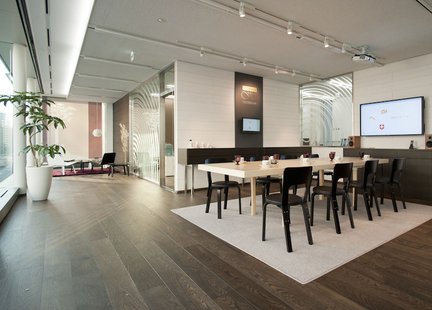 Artek 66 Stoel - linoleum zwart