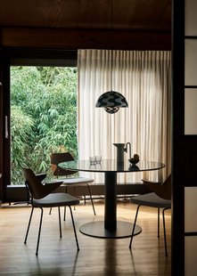 &Tradition In Between bartafel SK16-SK22 - black - Ø150 x 73 cm