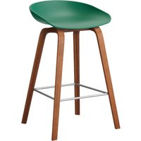 HAY About a Stool AAS 32 - voetbank roestvrij staal - Zithoogte 65 cm - viltglijders - teal green 2.0 - notenhout gelakt (op waterbasis)