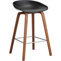 HAY About a Stool AAS 32 - voetbank roestvrij staal - Zithoogte 65 cm - viltglijders - black 2.0 - notenhout gelakt (op waterbasis)