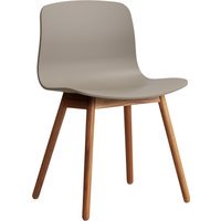 HAY About a Chair AAC 12 - khaki 2.0 - notenhout gelakt (op waterbasis) - viltglijders