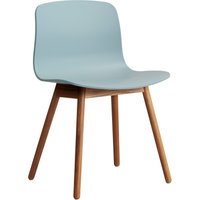 HAY About a Chair AAC 12 - dusty blue 2.0 - notenhout gelakt (op waterbasis) - viltglijders
