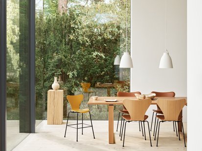 Fritz Hansen Series 7 Junior - burnt yellow