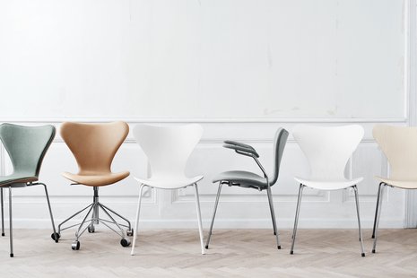 Fritz Hansen Serie 7 3107 stoel - gekleurd fineer - verchroomd - essen wit