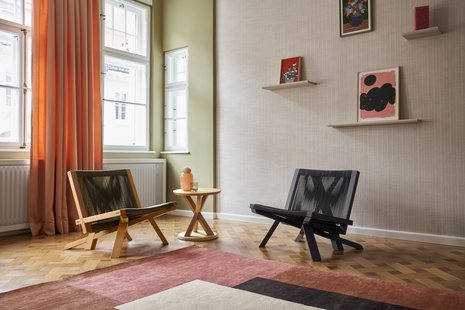 ClassiCon Volkshaus bijzettafel - eiken zwart gebeitst