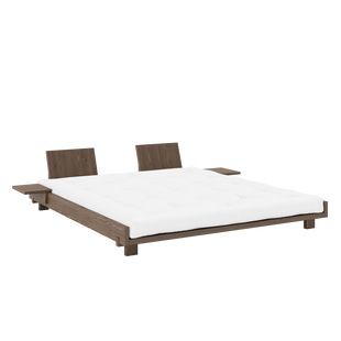 Karup Design Sociaal Bed - 106 Carob brown lacquered - met 2 rugleuningen - mit Beistelltische - 180 x 200 cm