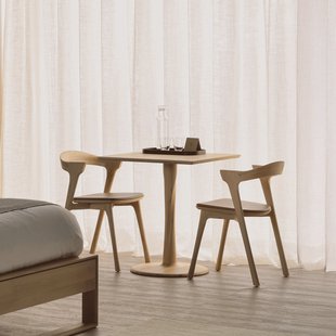 Ethnicraft Vierkante Bistrotafel 'Torsion' Gevernist Eikenhout, 70 x 70cm