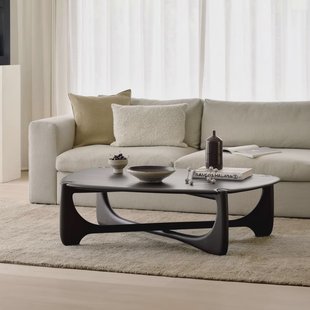 Ethnicraft Organische Salontafel 'PI' Gevernist Mahoniehout, 134 x 97cm, kleur Donkerbruin