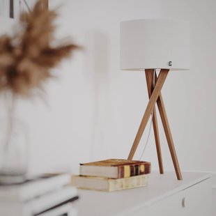 By Rydéns By Rydens tafellamp Vega, eiken/wit, 55 cm, hout, textiel